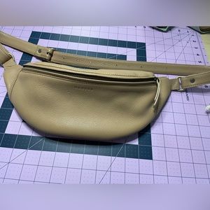 MANDRN Leather Belt Bag in Sand